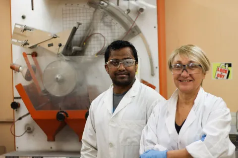 Maria E. Holuszko with a graduate student